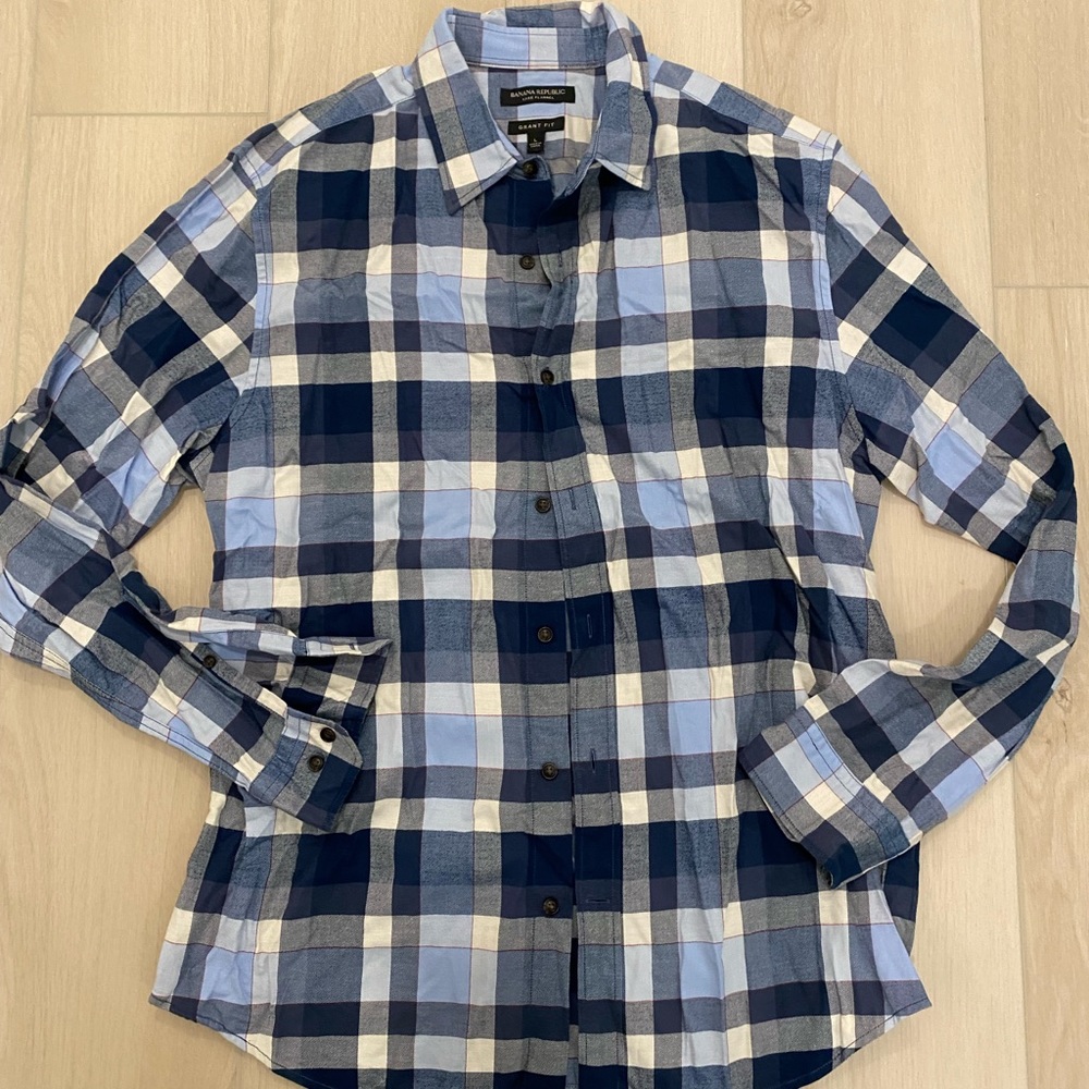 Banana republic large plaid button down shirt JUST DRY CLEANED AND BARELY WORN!!